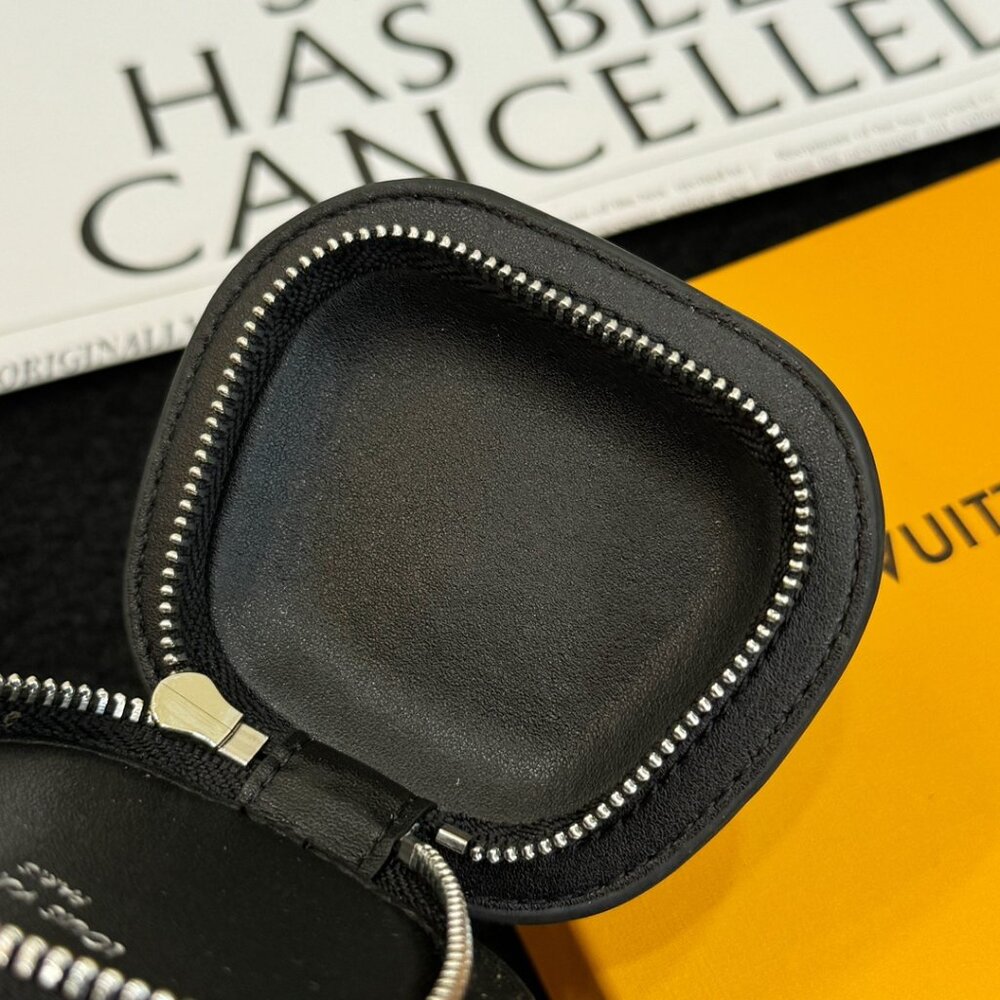 Louis Vuitton Monogram Eclipse Crab Key Chain/Cha… - image 7